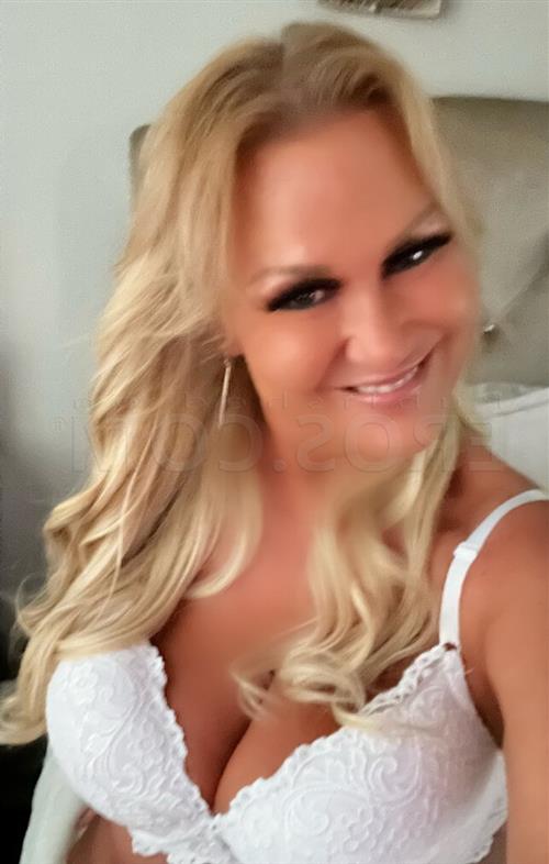 Riyak, escort i Katrineholm - 8207