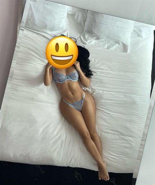 Safahati, escort i Falkenberg - 2121