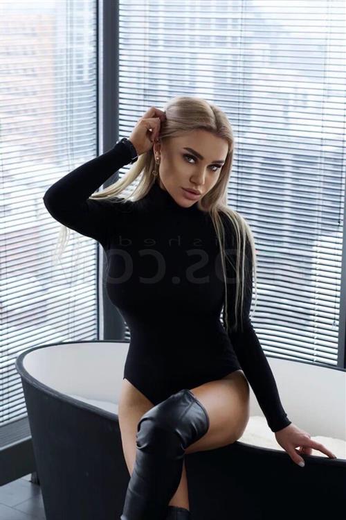 Shnia, kåta tjejer i Boo - 2041