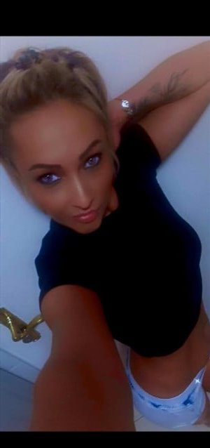 Yeimy-Maria, escort i Laholm - 14086